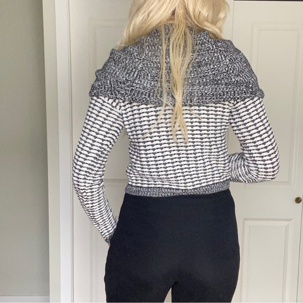 GUESS cropped cowl neck black and white knit sweater. Cold shoulder. Size small - Picture 7 of 10
